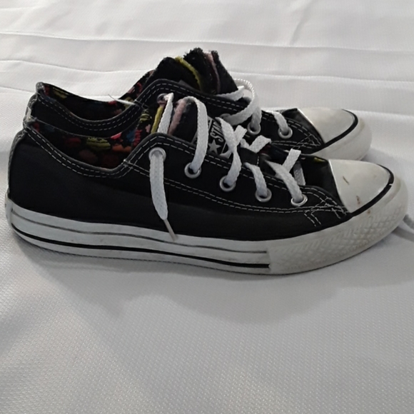black chucks shoes